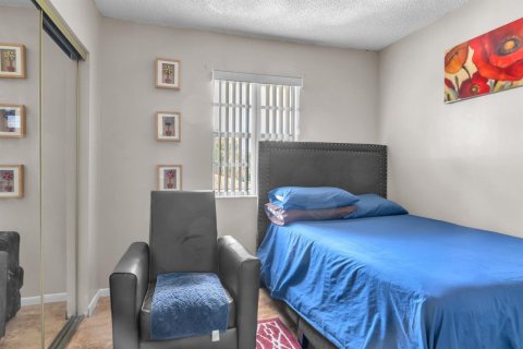 Condo in Coral Springs, Florida, 2 bedrooms  № 1101162 - photo 1