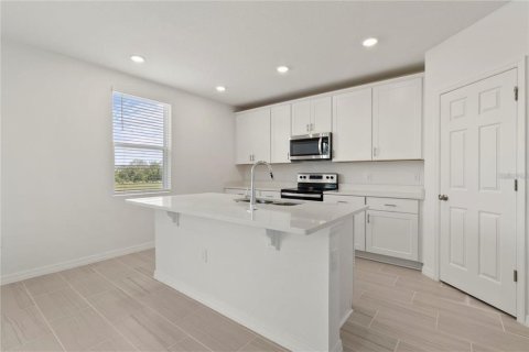 House in Haines City, Florida 4 bedrooms, 249.63 sq.m. № 1917730 - photo 5