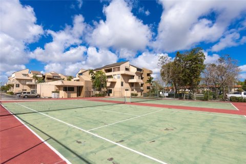 Condo in Miami, Florida, 1 bedroom  № 2046842 - photo 17