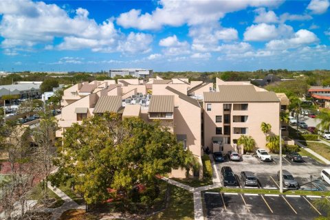 Condo in Miami, Florida, 1 bedroom  № 2046842 - photo 13