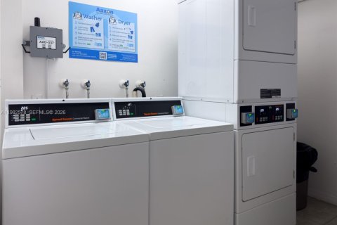 Condo in Miami, Florida, 1 bedroom  № 2046842 - photo 20