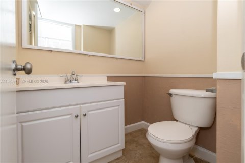 Condo in Miami, Florida, 1 bedroom  № 2046842 - photo 21