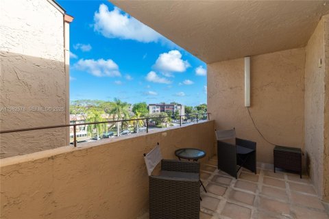 Condo in Miami, Florida, 1 bedroom  № 2046842 - photo 30