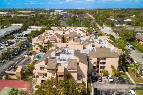 Condo in Miami, Florida, 1 bedroom  № 2046842 - photo 12