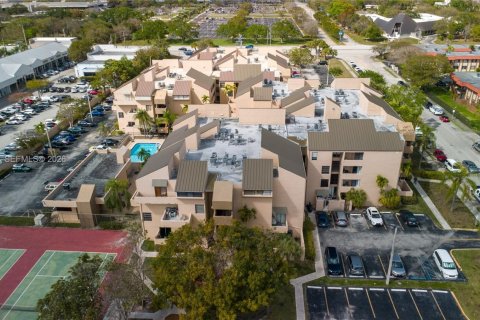 Condo in Miami, Florida, 1 bedroom  № 2046842 - photo 4