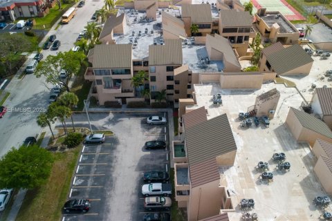 Condo in Miami, Florida, 1 bedroom  № 2046842 - photo 8