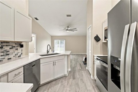 Villa ou maison à vendre à Orlando, Floride: 3 chambres, 145.02 m2 № 2428670 - photo 5