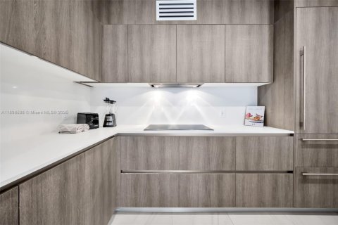 Appartement à louer à Sunny Isles Beach, Floride: 2 chambres, 126.44 m2 № 1948185 - photo 8
