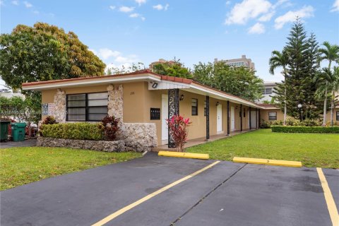 Villa ou maison à louer à Coral Gables, Floride: 1 chambre, 399.48 m2 № 1938708 - photo 6