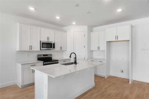 Casa en venta en Tavares, Florida, 4 dormitorios, 190.54 m2 № 1757875 - foto 4