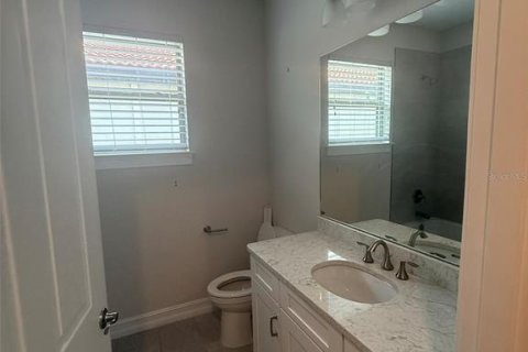 House in Nokomis, Florida 2 bedrooms, 143.44 sq.m. № 2231890 - photo 13
