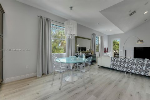 Купить таунхаус в Санрайз, Флорида 2 спальни, № 1956606 - фото 6