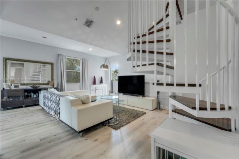 Купить таунхаус в Санрайз, Флорида 2 спальни, № 1956606 - фото 7