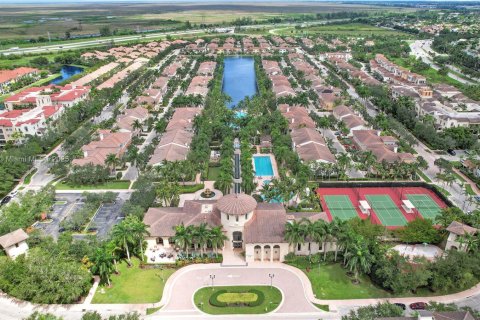 Купить таунхаус в Санрайз, Флорида 2 спальни, № 1956606 - фото 22