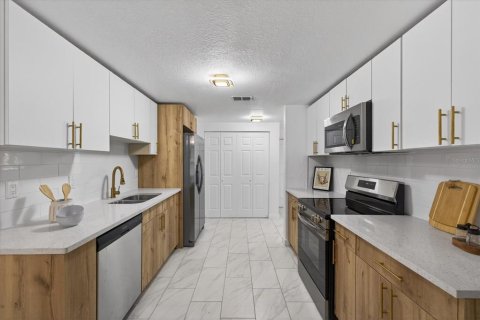 Casa en venta en Tampa, Florida, 3 dormitorios, 106.84 m2 № 2099822 - foto 16