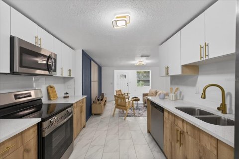 Casa en venta en Tampa, Florida, 3 dormitorios, 106.84 m2 № 2099822 - foto 19
