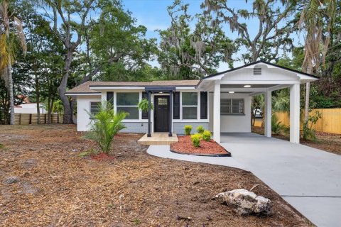 House in Tampa, Florida 3 bedrooms, 106.84 sq.m. № 2099822
