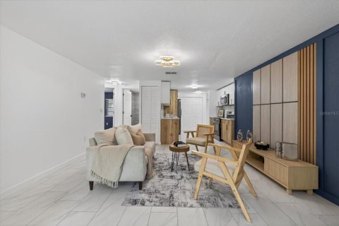 Casa en venta en Tampa, Florida, 3 dormitorios, 106.84 m2 № 2099822 - foto 12