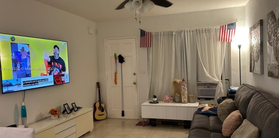 Villa ou maison à Miami Beach, Floride 2 chambres № 1858768