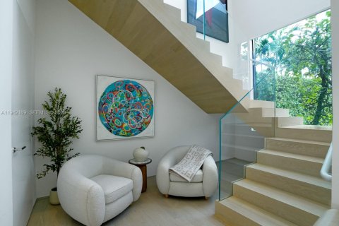House in Miami Beach, Florida 8 bedrooms, 969.81 sq.m. № 2152755 - photo 21