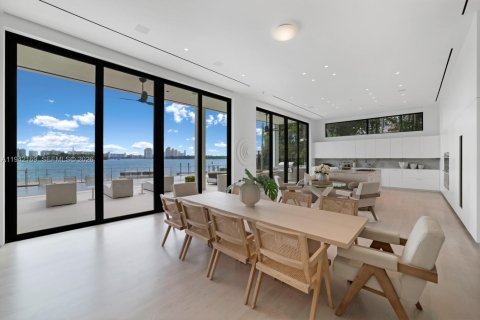 House in Miami Beach, Florida 8 bedrooms, 969.81 sq.m. № 2152755 - photo 4