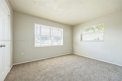 House in Sunrise, Florida 2 bedrooms, 105.82 sq.m. № 1641413 - photo 10