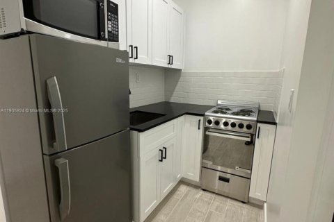 Immobilier commercial à louer à Homestead, Floride: 106.28 m2 № 1964526 - photo 17