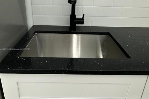 Immobilier commercial à louer à Homestead, Floride: 106.28 m2 № 1964526 - photo 14