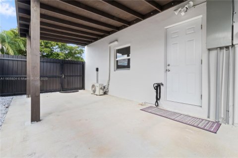Immobilier commercial à louer à Homestead, Floride: 106.28 m2 № 1964526 - photo 6