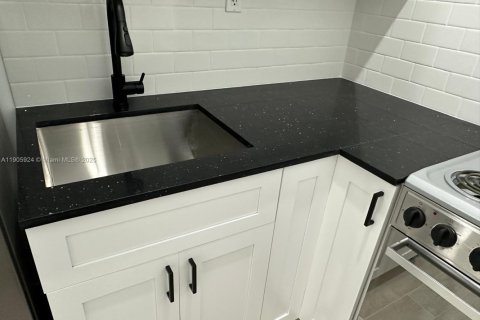 Immobilier commercial à louer à Homestead, Floride: 106.28 m2 № 1964526 - photo 18