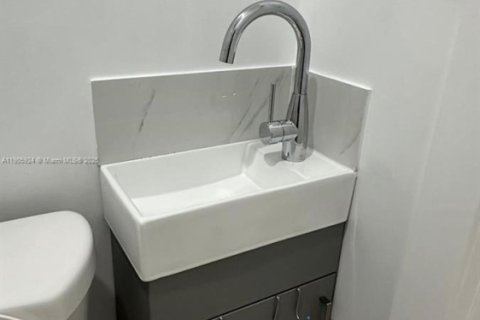 Immobilier commercial à louer à Homestead, Floride: 106.28 m2 № 1964526 - photo 15