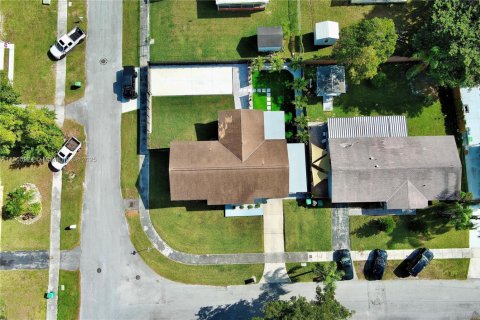 Immobilier commercial à louer à Homestead, Floride: 106.28 m2 № 1964526 - photo 11