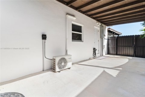 Immobilier commercial à louer à Homestead, Floride: 106.28 m2 № 1964526 - photo 7