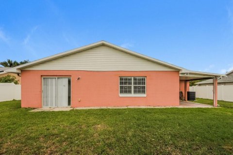 Villa ou maison à louer à Orlando, Floride: 2 chambres, 137.12 m2 № 2389316 - photo 16