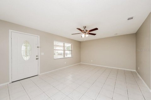 Villa ou maison à louer à Orlando, Floride: 2 chambres, 137.12 m2 № 2389316 - photo 4