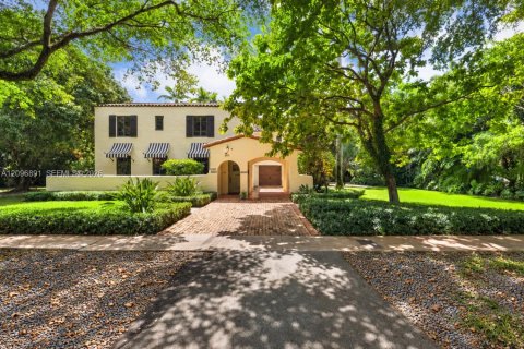 Villa ou maison à vendre à Coral Gables, Floride: 5 chambres, 314.57 m2 № 2402315 - photo 6