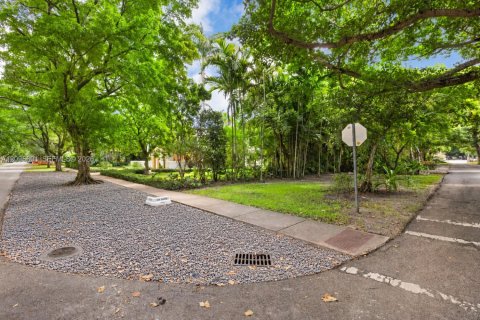 Villa ou maison à vendre à Coral Gables, Floride: 5 chambres, 314.57 m2 № 2402315 - photo 20