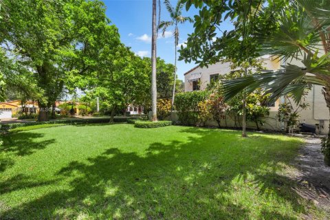 Villa ou maison à vendre à Coral Gables, Floride: 5 chambres, 314.57 m2 № 2402315 - photo 11