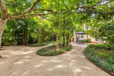 Villa ou maison à vendre à Coral Gables, Floride: 5 chambres, 314.57 m2 № 2402315 - photo 9