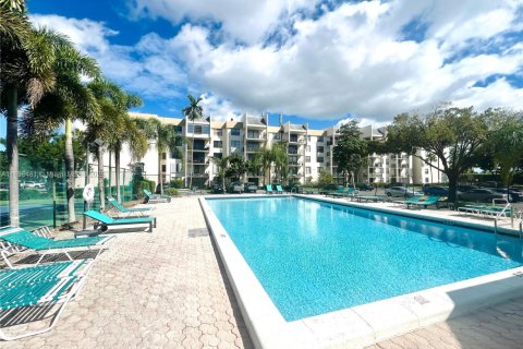 Condo in Tamarac, Florida, 2 bedrooms № 1950985 - photo 23