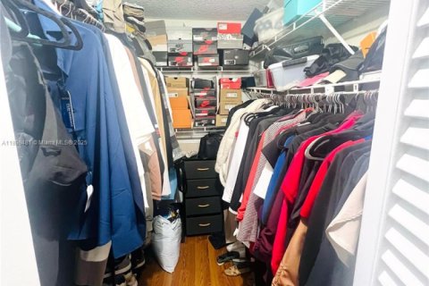 Condo in Tamarac, Florida, 2 bedrooms № 1950985 - photo 13