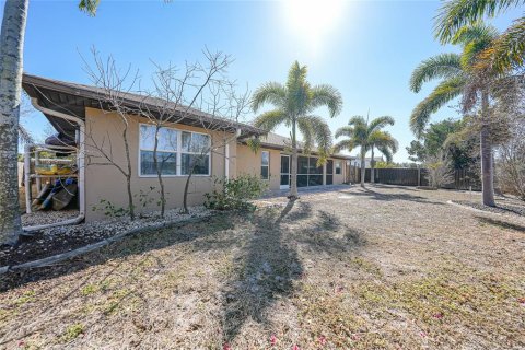 Villa ou maison à vendre à Punta Gorda, Floride: 3 chambres, 212.1 m2 № 2210313 - photo 28