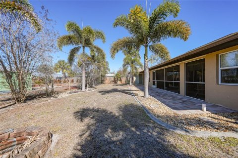 Villa ou maison à vendre à Punta Gorda, Floride: 3 chambres, 212.1 m2 № 2210313 - photo 30