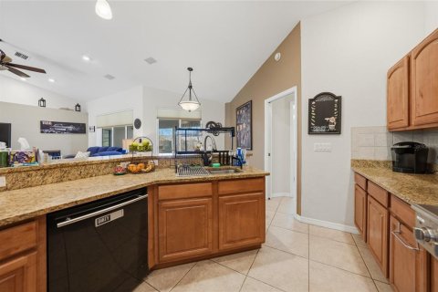 Villa ou maison à vendre à Punta Gorda, Floride: 3 chambres, 212.1 m2 № 2210313 - photo 12