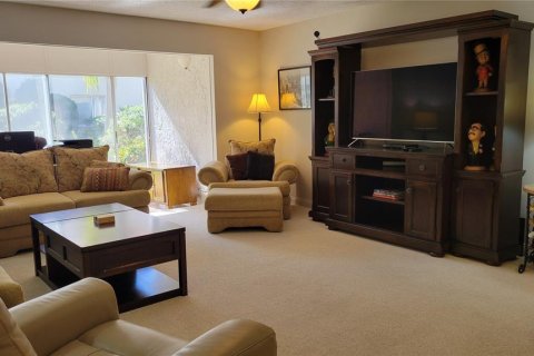 Condo in Sarasota, Florida, 2 bedrooms  № 1884202 - photo 9