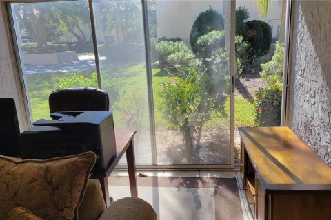 Condo in Sarasota, Florida, 2 bedrooms  № 1884202 - photo 10