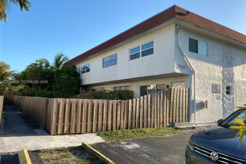 Touwnhouse à louer à Miami, Floride: 2 chambres, 99.87 m2 № 2376011 - photo 19