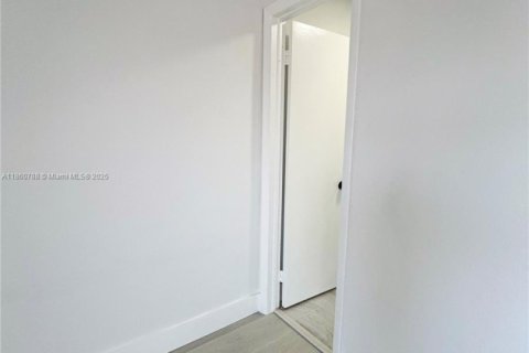 Adosado en venta en Hialeah, Florida, 2 dormitorios, 139.35 m2 № 1891861 - foto 26