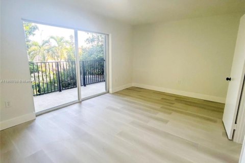 Adosado en venta en Hialeah, Florida, 2 dormitorios, 139.35 m2 № 1891861 - foto 23