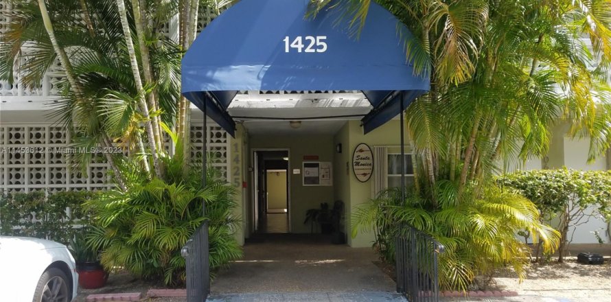 Condominio en Hollywood, Florida, 2 dormitorios  № 1764259